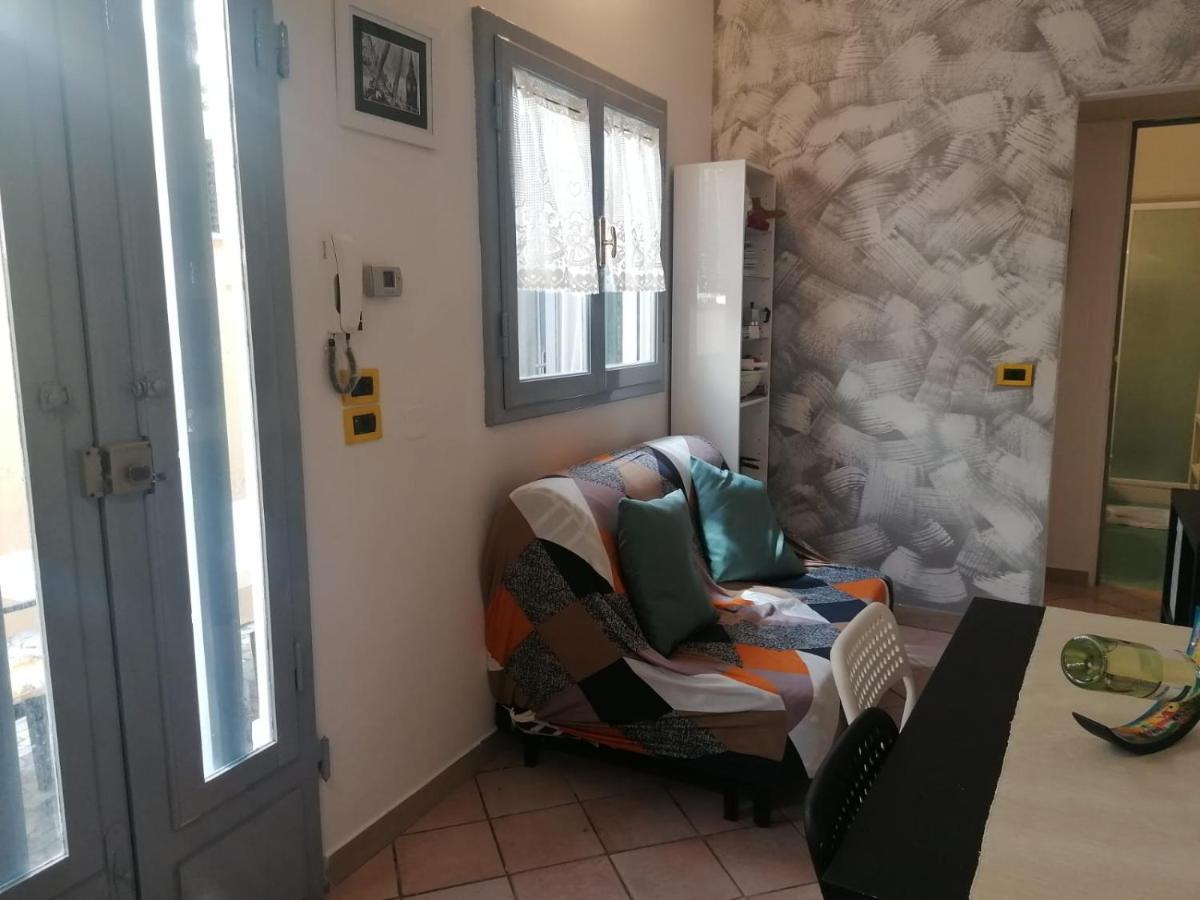 La Casina Giramondo Di Ele Viareggio Dış mekan fotoğraf